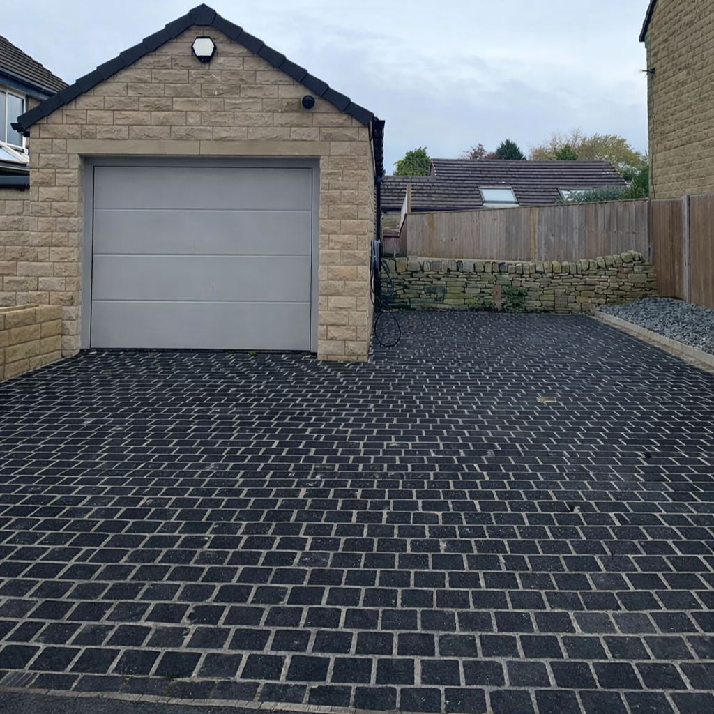 Black Limestone Cobble Setts 100x100 35-55mm