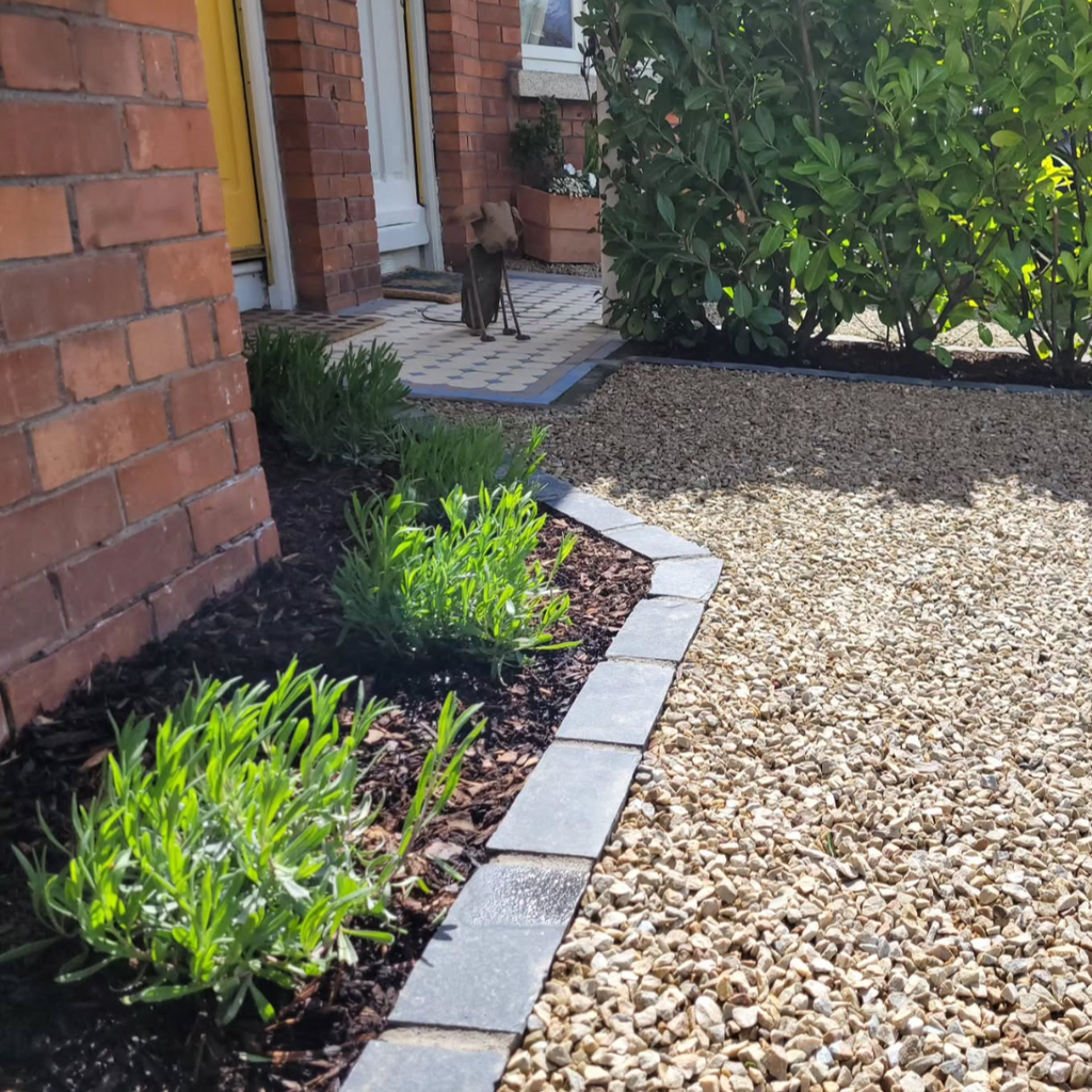 Black Limestone Cobble Setts 200x100 35-55mm