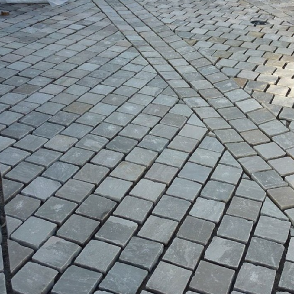 Kandla Grey Cobble Setts 100x100 40-60mm
