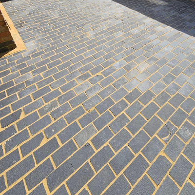 Black Limestone Cobble Setts 200x100 40-60mm