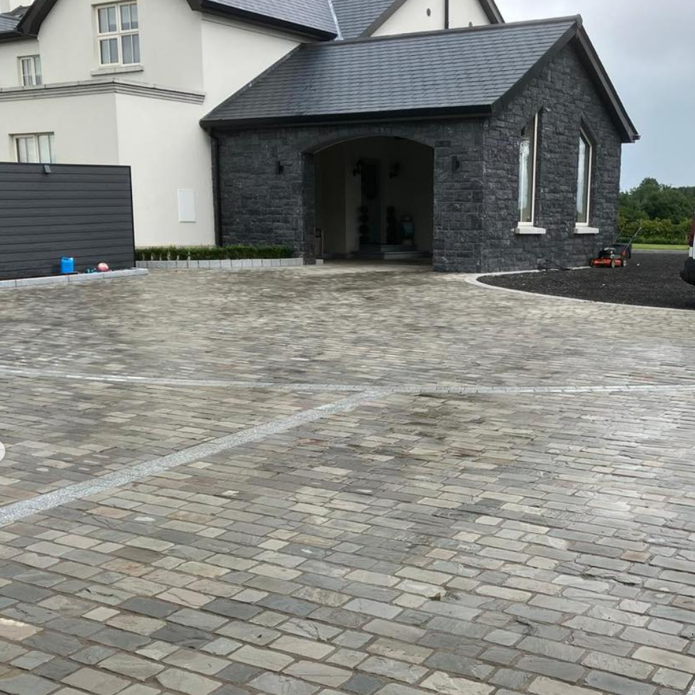 Kandla Grey Cobble Setts 200x100 40-60mm